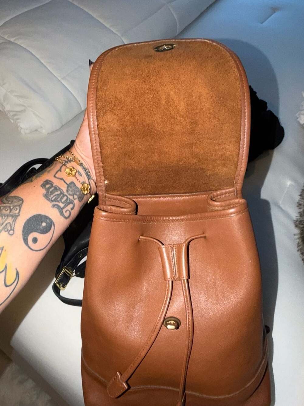 Vintage Coach Large Daypack Backpack Style 9791 in Tan Leather - Picture 4 of 6